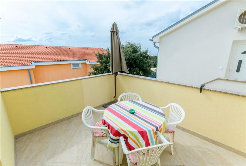 Apartment A2, for 6 persons