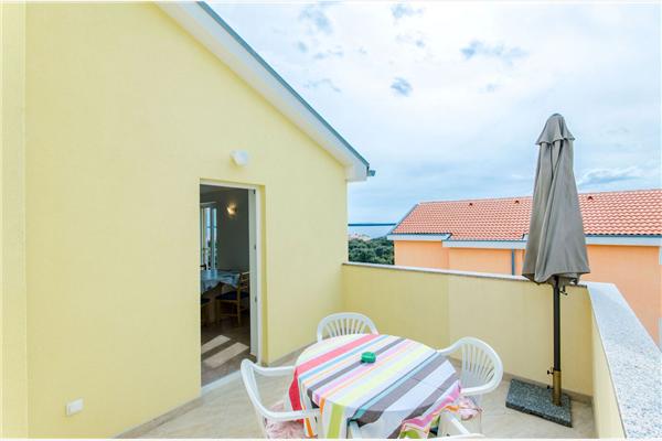 Apartment A2, for 6 persons