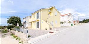 Apartment - Mandre - island Pag