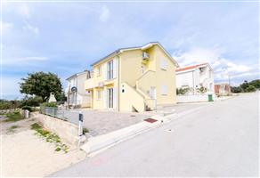 Apartment - Mandre - island Pag