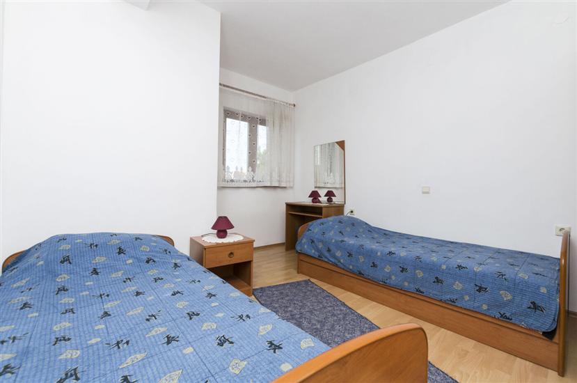 Apartment A1, for 5 persons