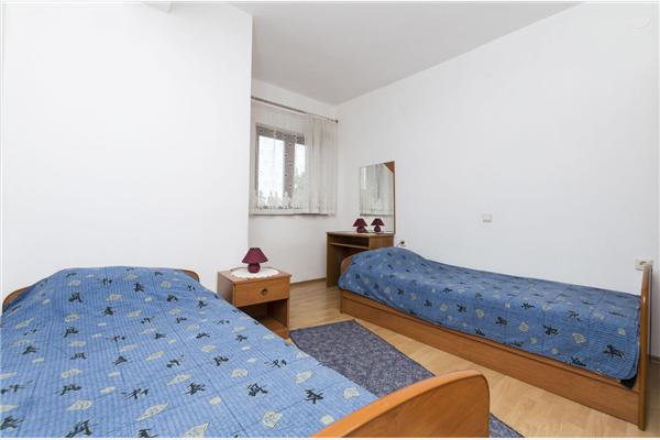 Apartment A1, for 5 persons