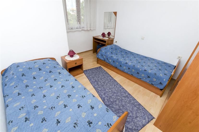 Apartment A1, for 5 persons