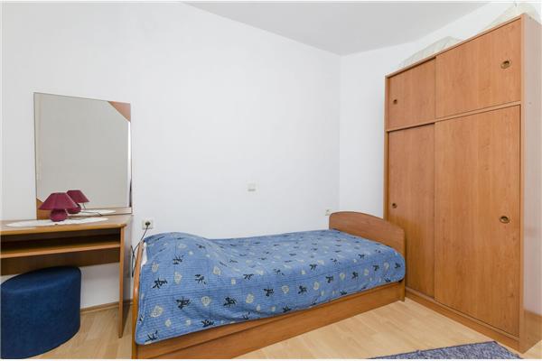 Apartment A1, for 5 persons