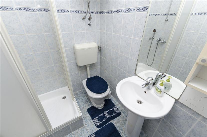 Apartment A1, for 5 persons