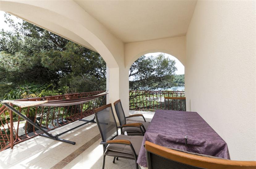 Apartment A1, for 5 persons