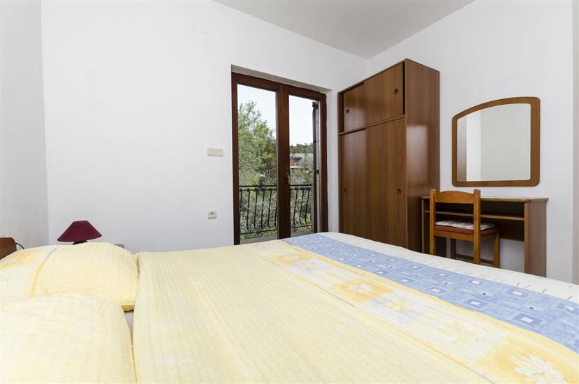 Apartment A2, for 5 persons