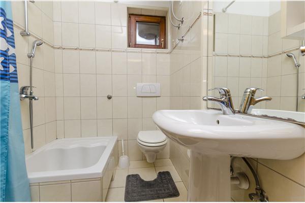 Apartment A2, for 5 persons