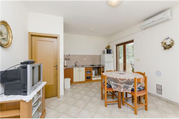 Apartment A2, for 5 persons