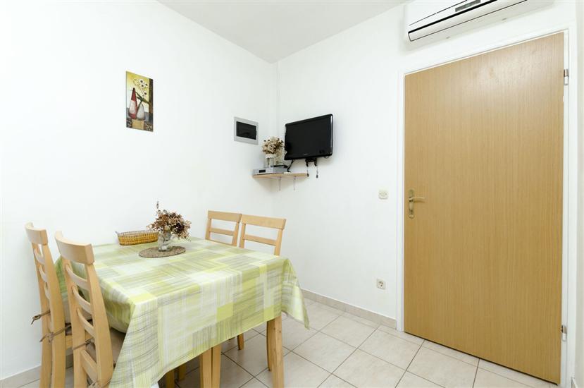 Apartment A2, for 4 persons