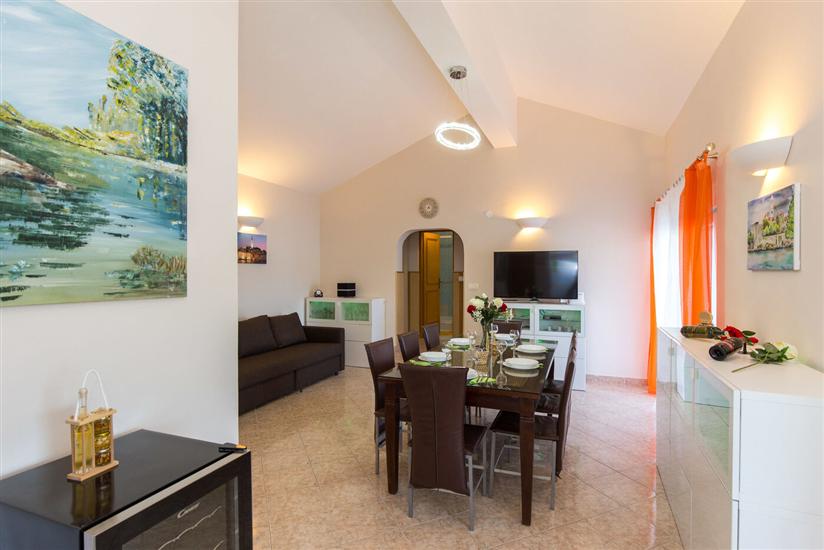 Apartment A4, for 5 persons