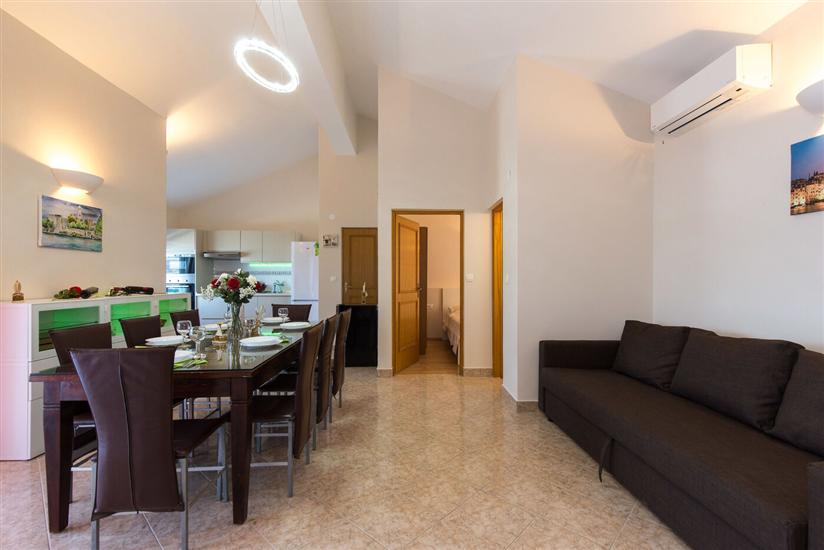Apartment A4, for 5 persons