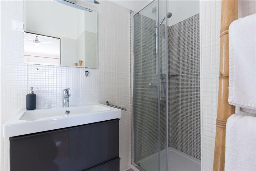 House A1, for 11 persons