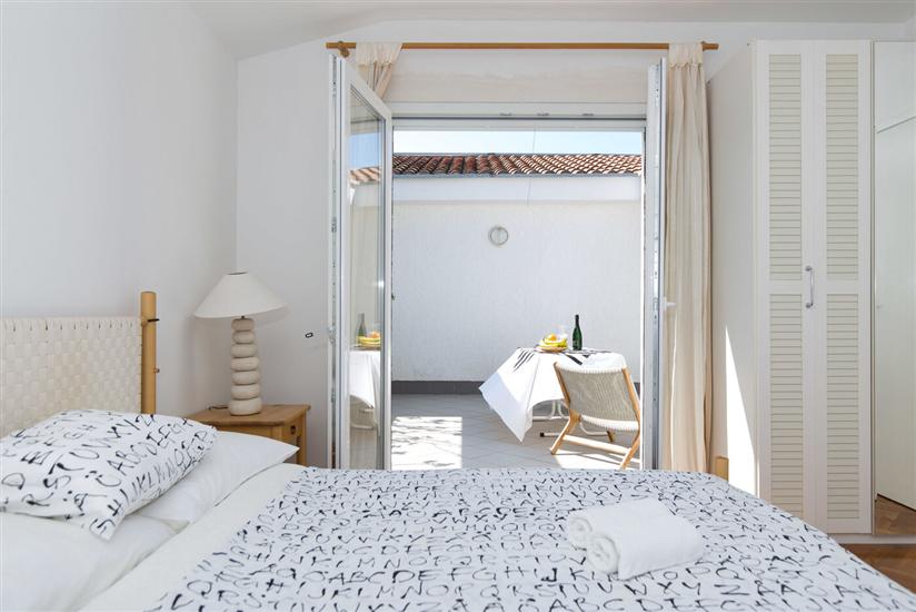 House A1, for 11 persons