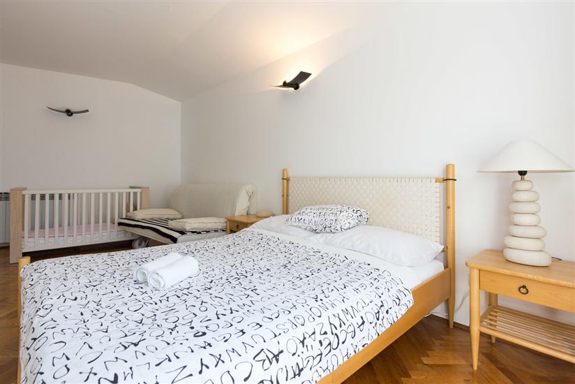 House A1, for 11 persons