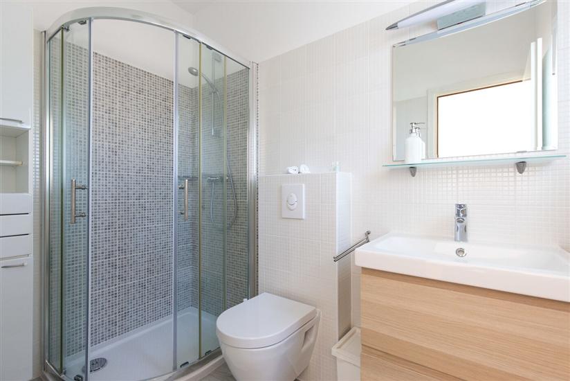 House A1, for 11 persons