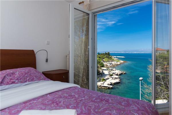 House A1, for 11 persons