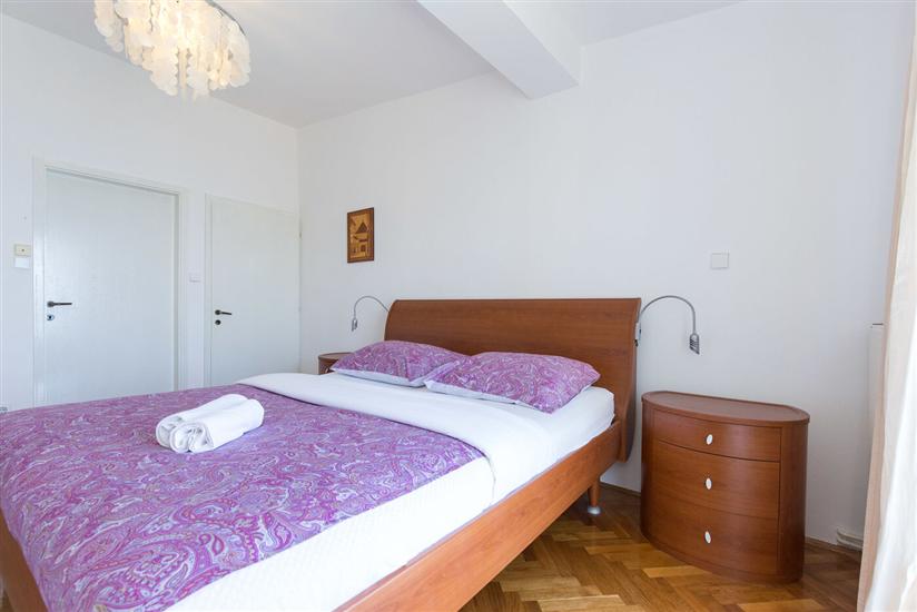 House A1, for 11 persons