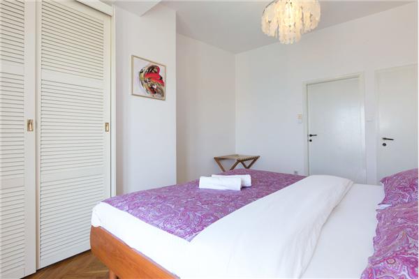 House A1, for 11 persons