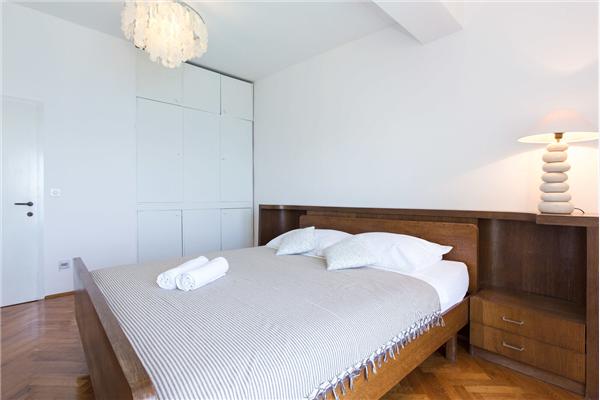 House A1, for 11 persons