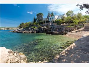 Villa Valica Kvarners islands, Size 200.00 m2, Accommodation with pool, Airline distance to the sea 5 m