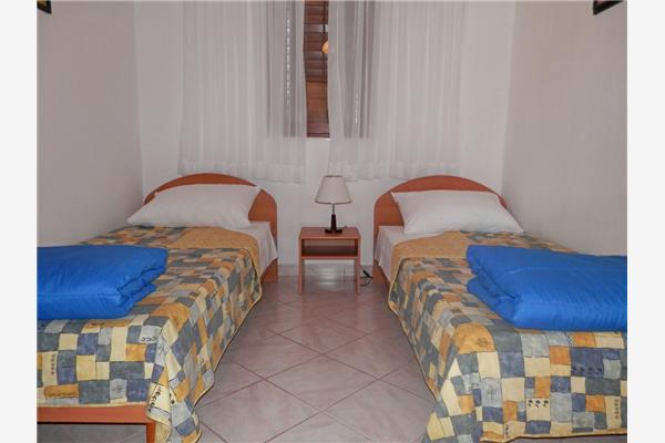 Apartment A1, for 6 persons