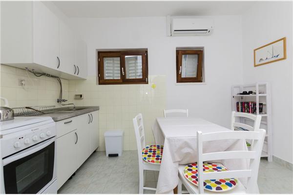 Apartment A2, for 4 persons