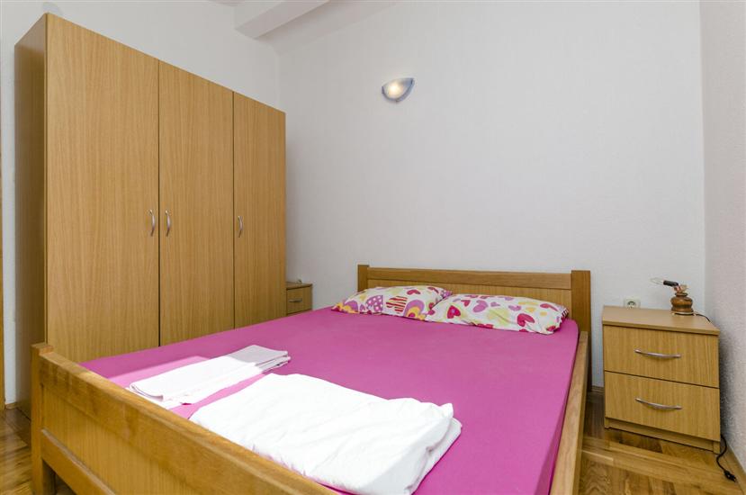 Apartment A7, for 6 persons