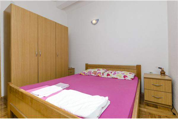 Apartment A7, for 6 persons