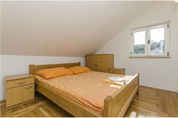 Apartment A7, for 6 persons