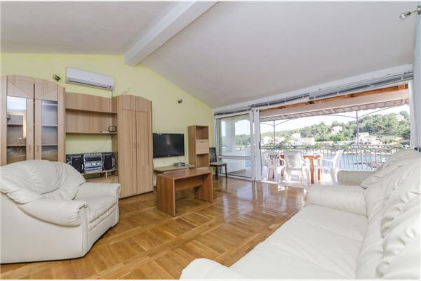 Apartment A7, for 6 persons
