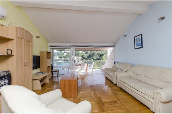 Apartment A7, for 6 persons