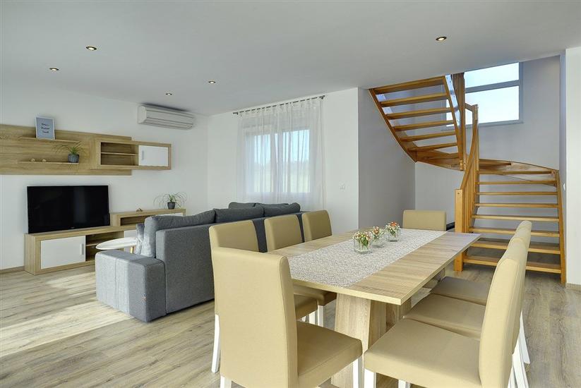 House K1, for 8 persons