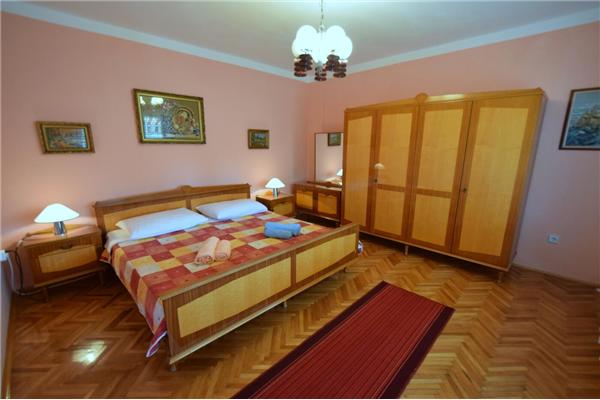 Apartment A1, for 6 persons