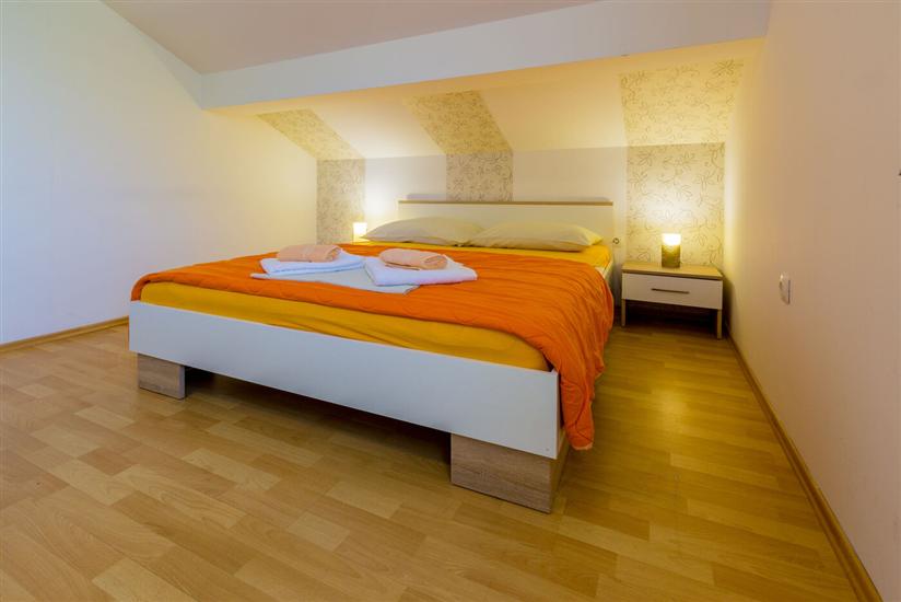 Apartment A1, for 7 persons