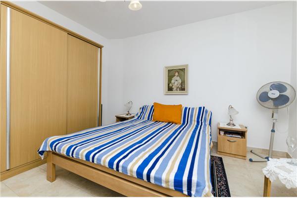 Room S1, for 2 persons