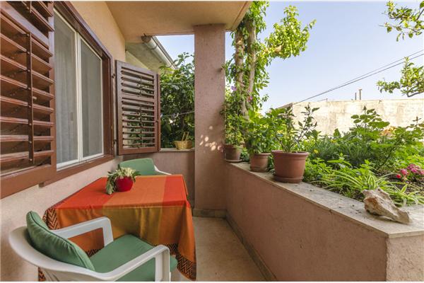 Room S1, for 2 persons