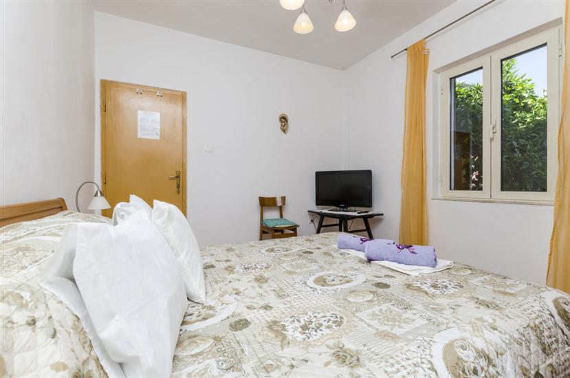 Room S2, for 2 persons