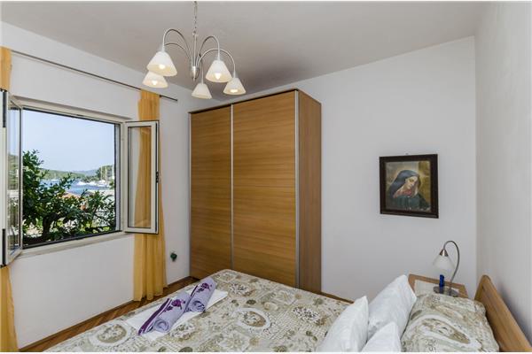 Room S2, for 2 persons