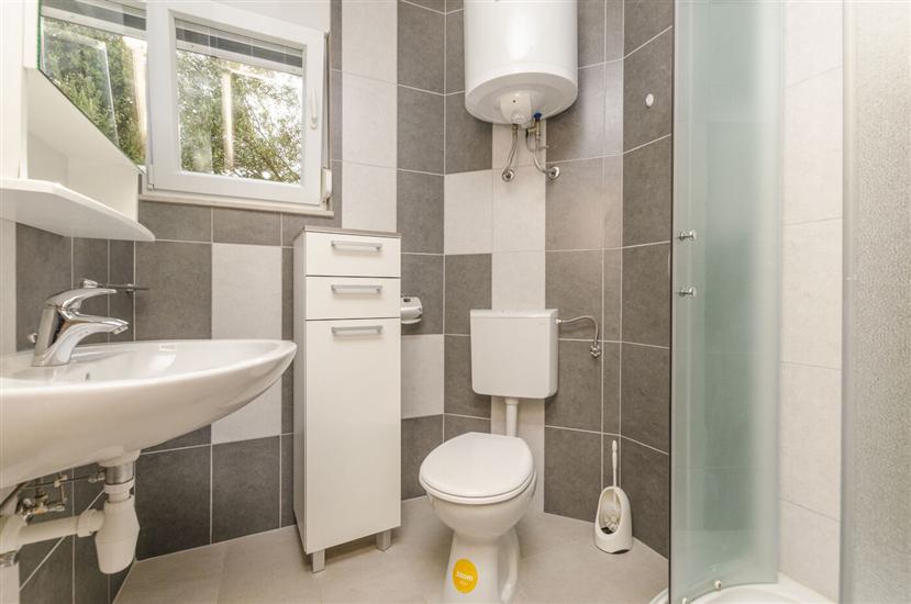 Apartment A2, for 6 persons