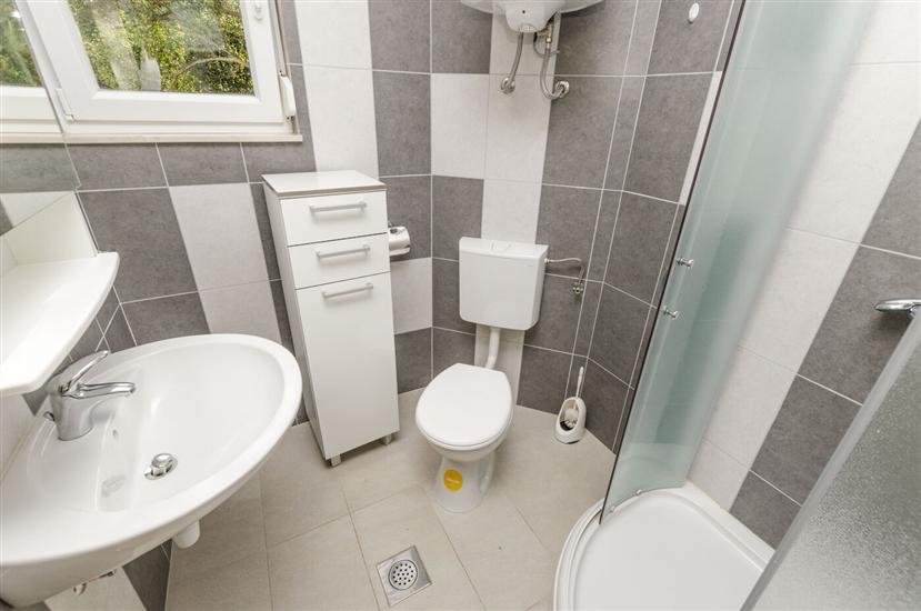 Apartment A2, for 6 persons