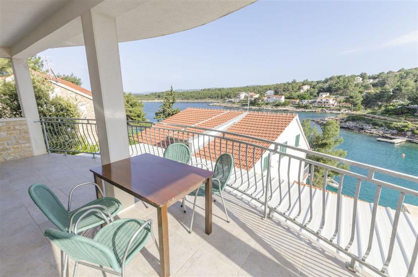 Apartment A2, for 6 persons