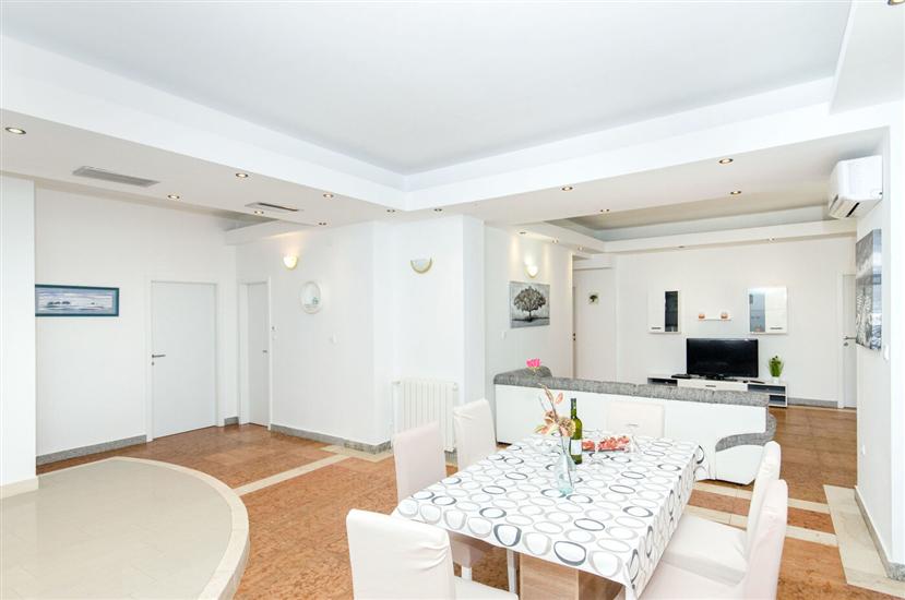 Dům K1, pro 8 osoby