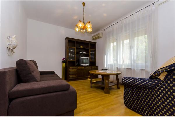 House K1, for 12 persons