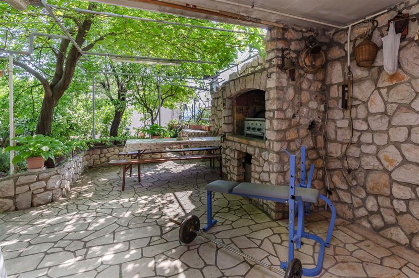 Apartments and Room Drazen