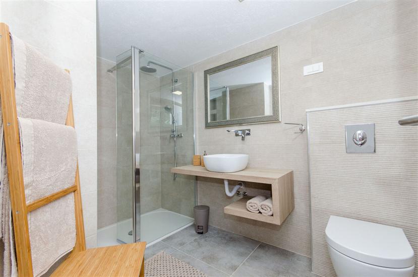 House K1, for 8 persons