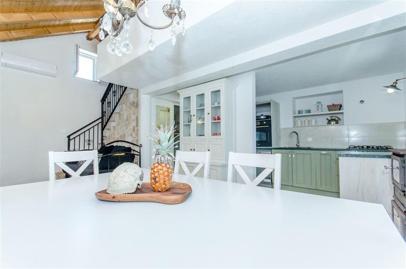 House K1, for 8 persons