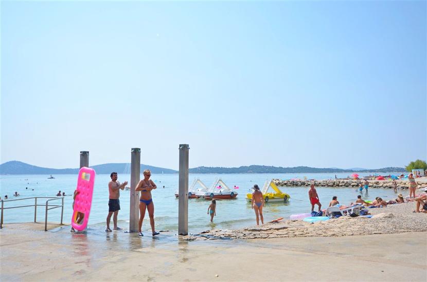 Apartments and Rooms On the Beach