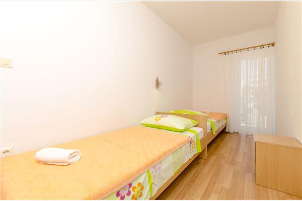 Apartment A1, for 5 persons