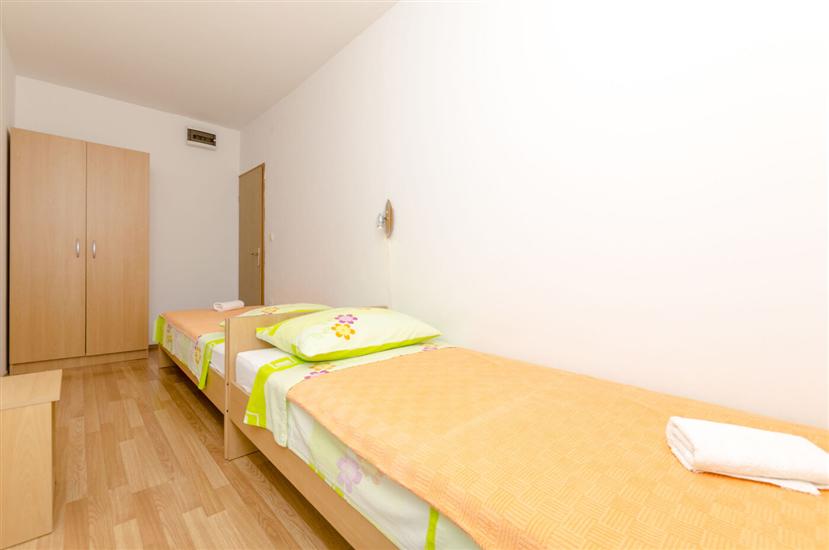 Apartment A1, for 5 persons